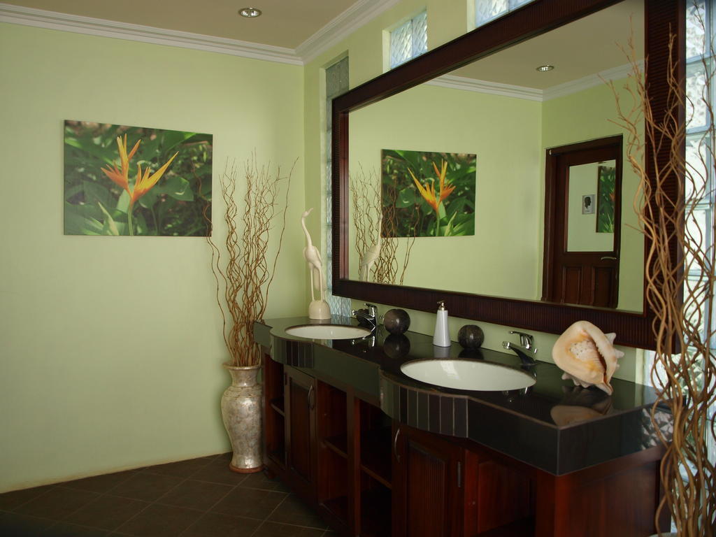 The Gecho Inn Town Jepara Exterior photo